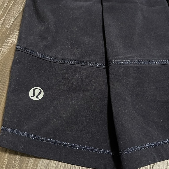 Lululemon Pace Rival Skirt II *4-way Stretch (Regular)
Naval Blue Size 4 - Picture 5 of 9